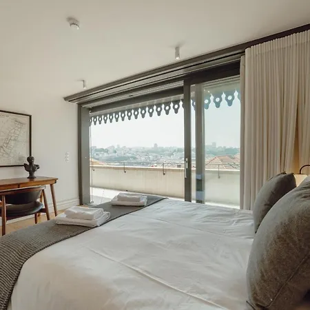 Downtown Penthouse With River View By Vacationy Daire Porto