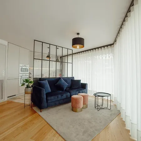 Downtown Penthouse With River View By Vacationy Daire *